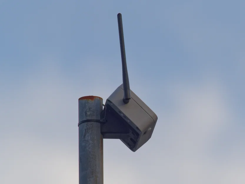 Giá gắn cột nghiêng cho RAKWireless Unify Enclosure (45°) - Image 1