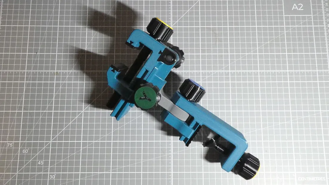 Ê-tô kẹp bàn 3 trục (Three Axis Table Vise) - Image 1