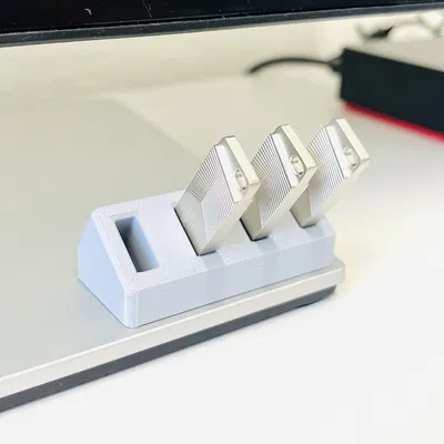 Khay để USB dán chân đế màn hình (4x/10x/parametric)