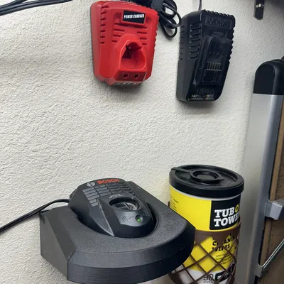 Giá treo tường cho sạc Bosch BC330 12V