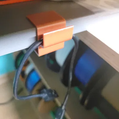 Kẹp giữ cáp cho bàn (table desk cable holder/stolni držač kabela)