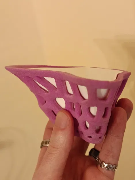 Bình hoa Voronoi kèm insert chống thấm nước - Image 1