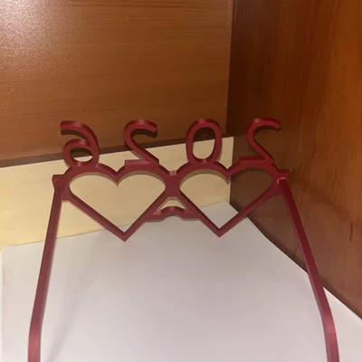 Kính Valentine 2025 (Valentine's Day 2025 glasses)