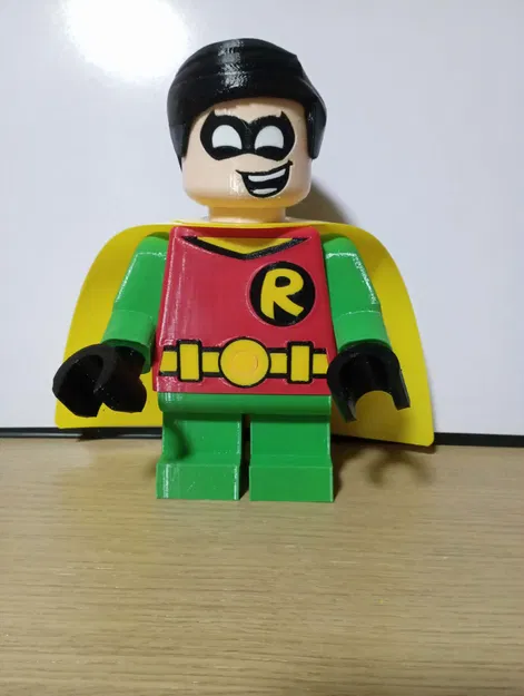 Robin Giant Minifig - Image 1