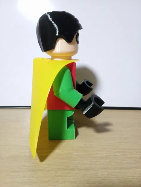 Robin Giant Minifig - Image 4