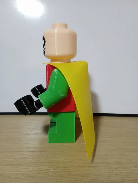 Robin Giant Minifig - Image 6