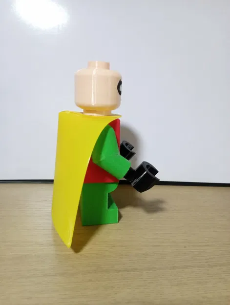 Robin Giant Minifig - Image 8