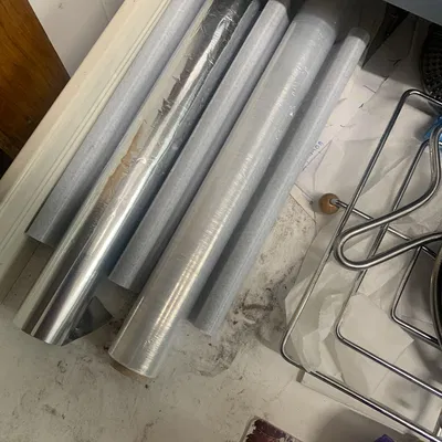 Giá đỡ tối giản cho cuộn màng film và giấy nhôm