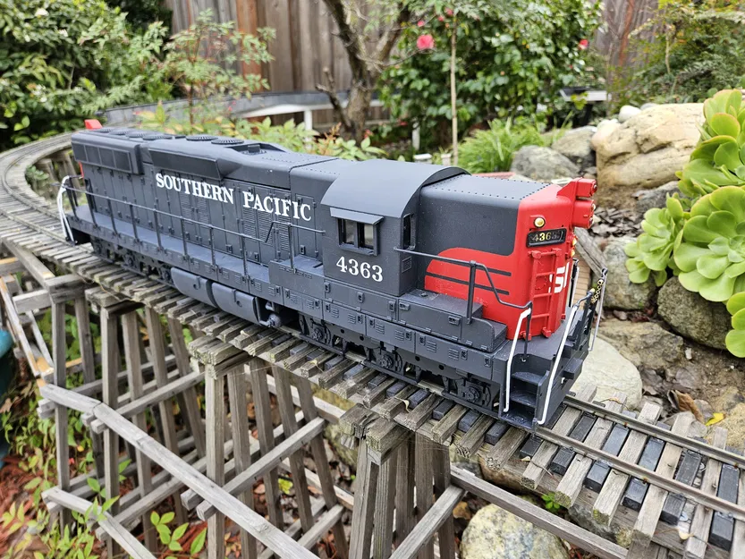 Đầu máy Southern Pacific EMD SD9 G Scale tỉ lệ 1:29 - Image 1