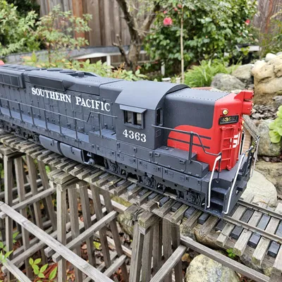 Đầu máy Southern Pacific EMD SD9 G Scale tỉ lệ 1:29