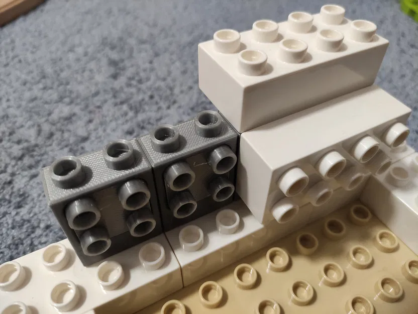 Khối kiểu Duplo có chốt bên hông (Duplo parts with side pins) - Image 1