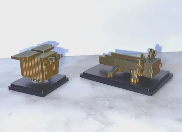 Tượng Mini Minecraft Axolotl & Ong - Image 1