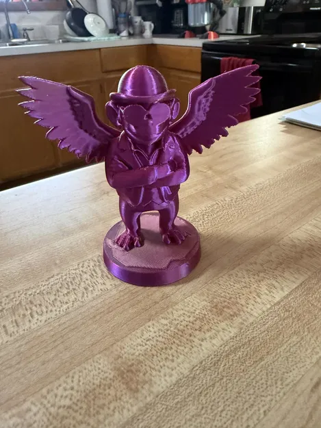 Khỉ Bay mặc đồ đội nón Derby và đeo kính mát - Image 1