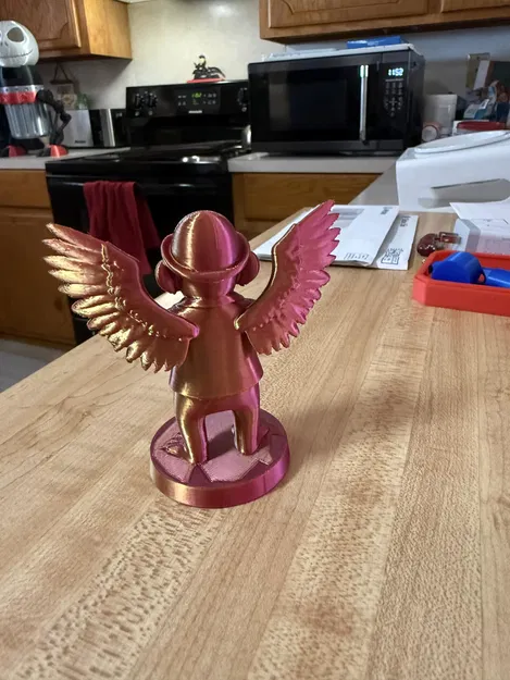 Khỉ Bay mặc đồ đội nón Derby và đeo kính mát - Image 2