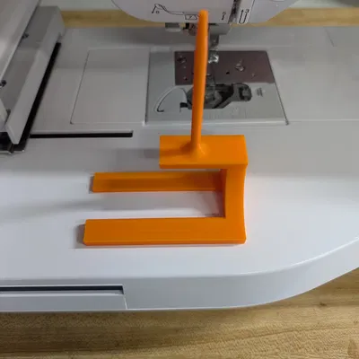 Giá đỡ cuộn chỉ may (sewing spool holder)