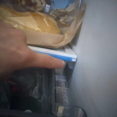 Bracket đỡ khay ngăn crisper Frigidaire (Frigidaire Crisper Drawer Shelf Holder Bracket)