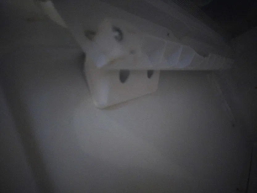 Bracket đỡ khay ngăn crisper Frigidaire (Frigidaire Crisper Drawer Shelf Holder Bracket) - Image 3