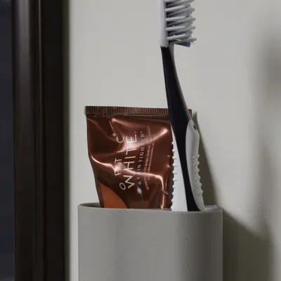 Giá Đỡ Kem Đánh Răng Mỏng Gắn Tường Dùng Command Strip