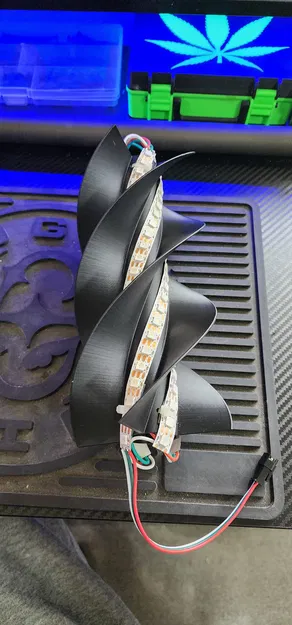 Twisty Lamp - Khung đèn vặn xoắn dùng ESP32 + WLED - Image 3