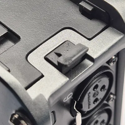 Nút nhả pin cho Zoom F6 (battery release button)