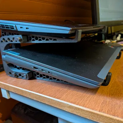 Giá đỡ 2 laptop dạng module (Modular Dual Laptop Stand)