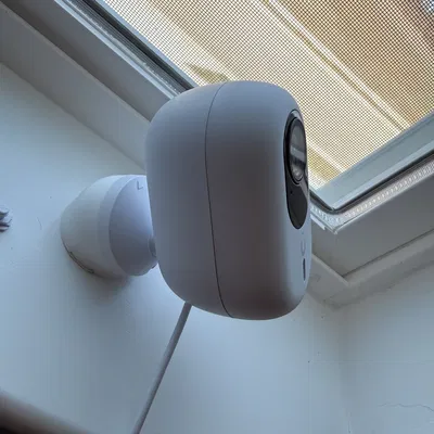 Ngàm treo tường nghiêng cho Unifi G6 Instant WiFi Camera