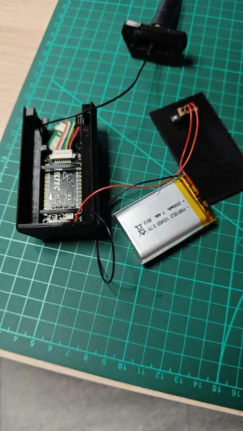 Tấm backplate khoét lỗ công tắc cho case MeshNRW Heltec T114 - Image 1