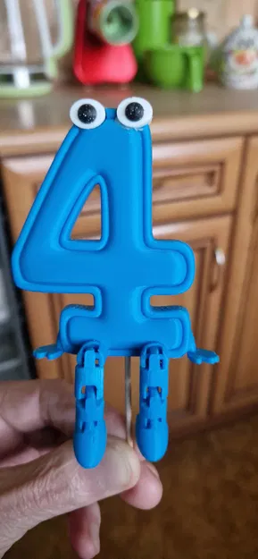 Số 4 gắn bánh (Čislo 4 na dort) - Image 1