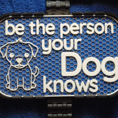 Bảng chữ “Be The Person your Dog Knows”