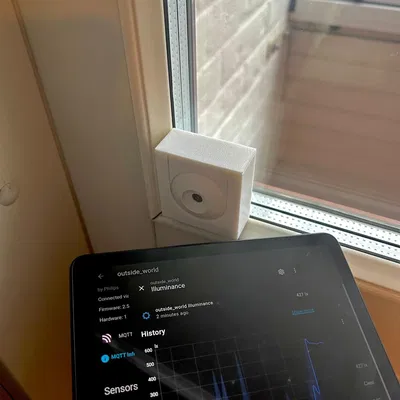 Giá gắn Hue Motion Sensor lên cửa sổ (Hue Motion Sensor Window Mount)