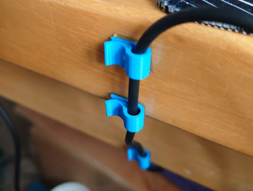 Kẹp cố định dây cáp đơn giản (Simple cable clip) - Image 1