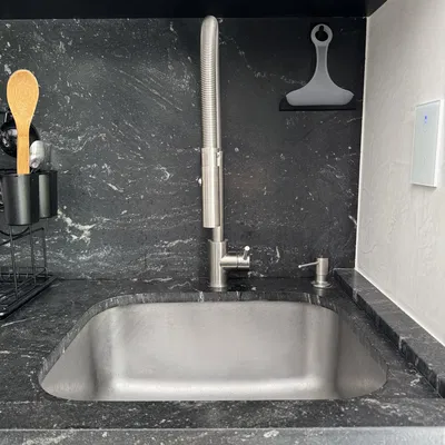 Giá đỡ miếng bọt biển trong bồn rửa (In-sink sponge support)