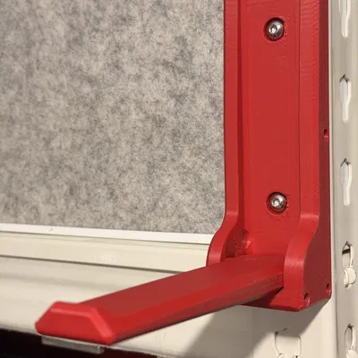 Móc Treo Tường “Totally Not Over-Engineered”