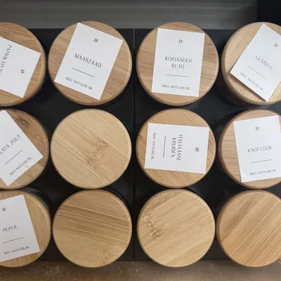 Kệ giữ hũ gia vị 60mm dạng nghiêng