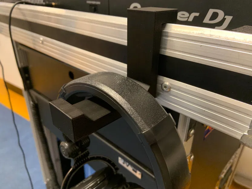 Móc gài flightcase cho turntable (treo tai nghe) - Image 1