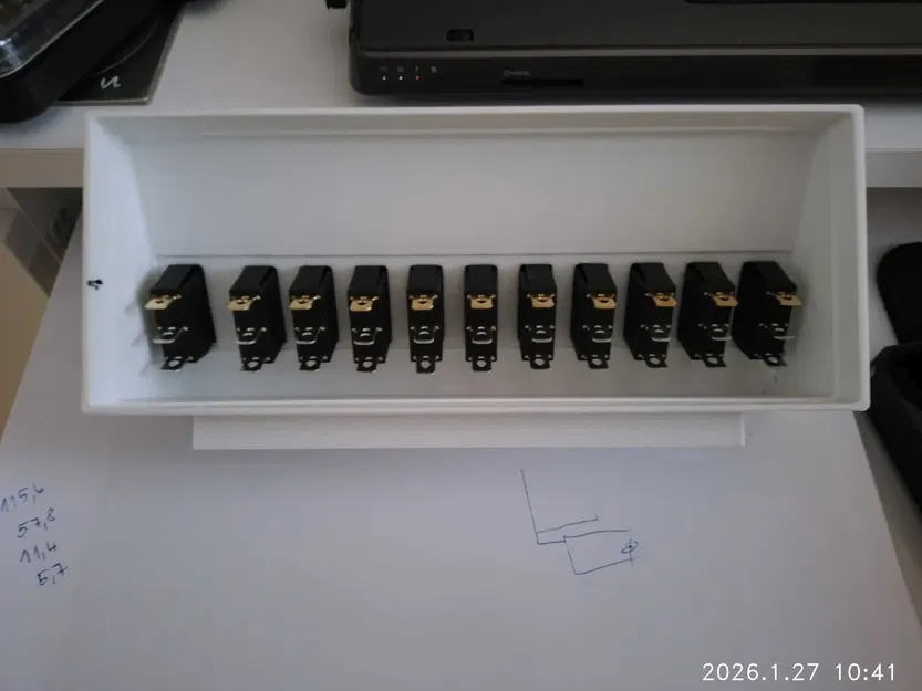 Krabička na zásuvky 230V (Hộp cho ổ cắm 230V) - Image 9