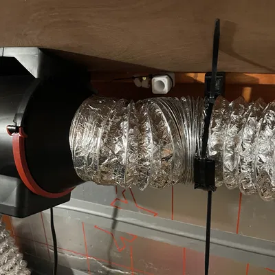 Giá treo tường cho ống gió nhôm mềm (Aluminium flexible ducting wall mount)