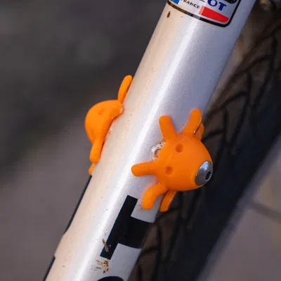 Nắp che boss Bạch tuộc cho downtube