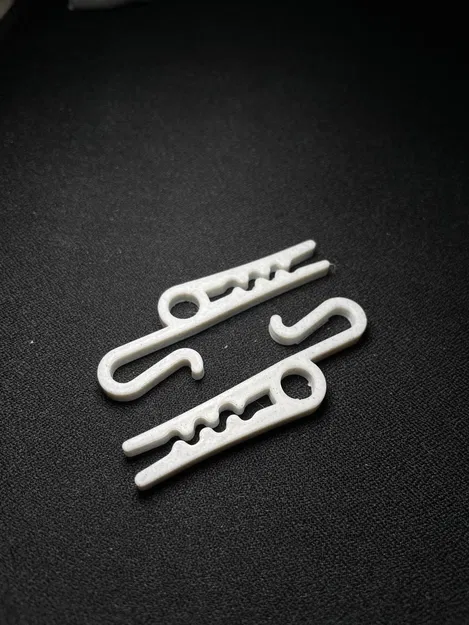 Kẹp Giữ Tất (Sock Holder Clips) - Image 1