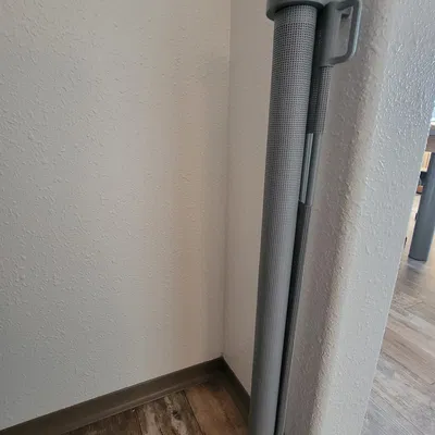 Regalo Retractable Safety Gate – Kẹp gắn (attachment clips) để dời nhiều vị trí