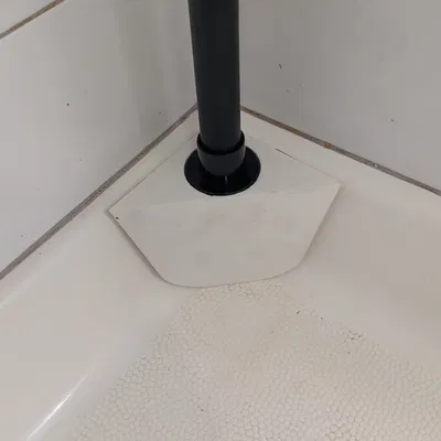 Miếng kê góc cho phòng tắm (shower corner spacer)