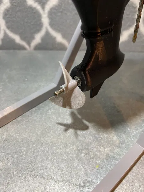 Chân vịt thuyền RC 32mm (2 cánh, trục 3mm) - Image 1