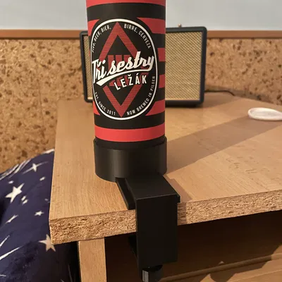 Giá đỡ lon bia du lịch (Travel beer can holder)
