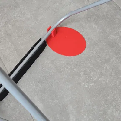 Chân/đế giúp ổn định hơn (Foot for more stability / Fuß für höhere Stabilität)