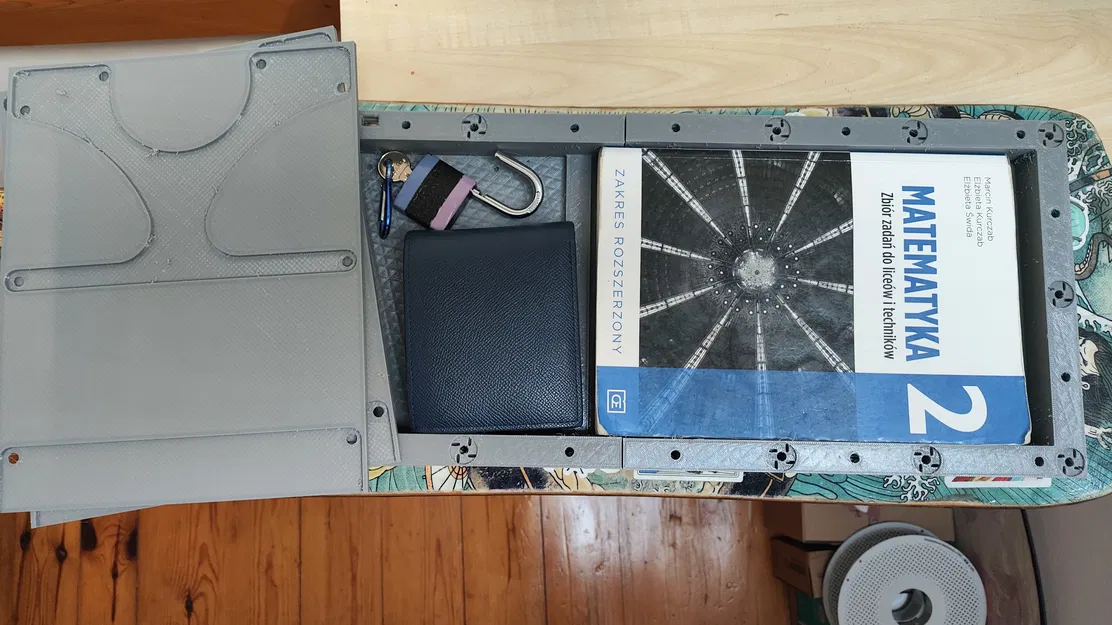 Hộp chứa đồ gắn thêm cho longboard để mang đồ dùng học tập - Image 1