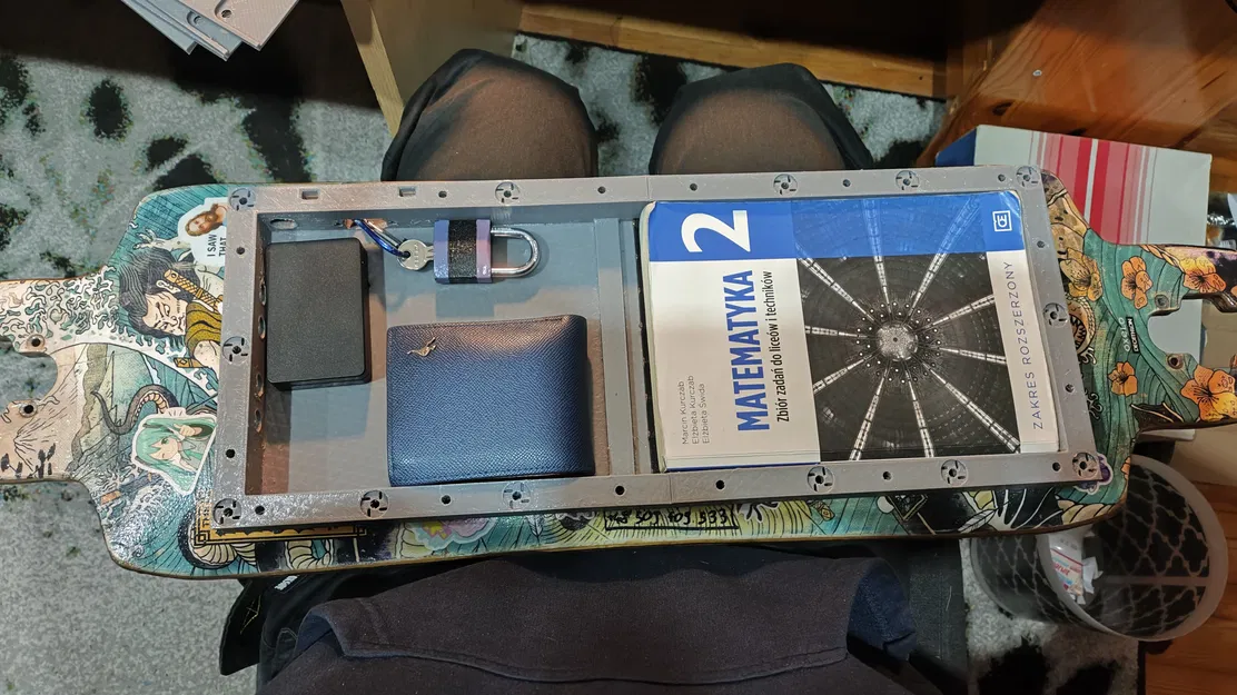 Hộp chứa đồ gắn thêm cho longboard để mang đồ dùng học tập - Image 2