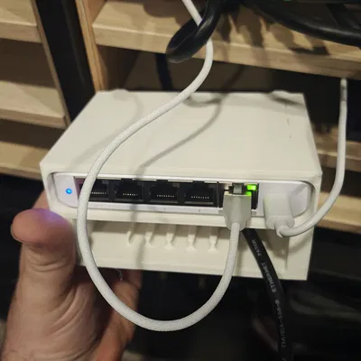 Unifi USW-Flex-Mini 2.5G (revising) – Ngàm giữ cáp cho kệ Ikea Kallax