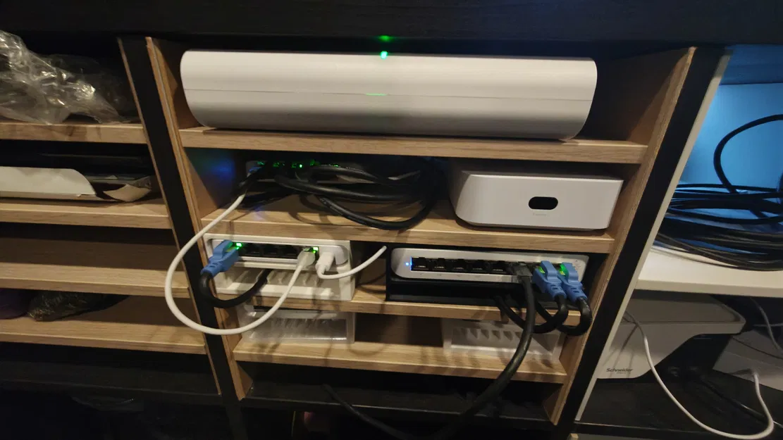 Unifi USW-Flex-Mini 2.5G (revising) – Ngàm giữ cáp cho kệ Ikea Kallax - Image 4