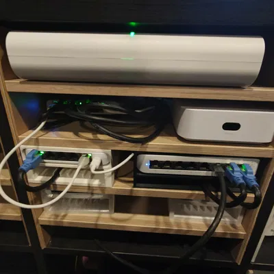 Unifi USW-Flex-Mini 2.5G (revising) – Ngàm giữ cáp cho kệ Ikea Kallax