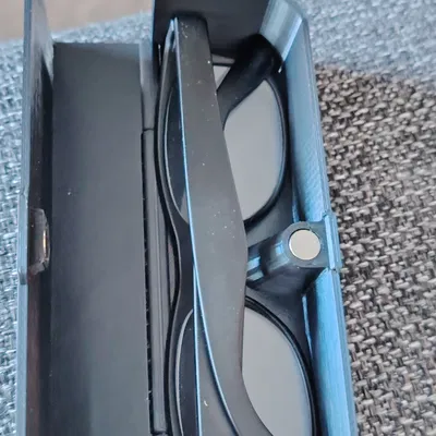 Hộp đựng kính Print-in-Place có khóa nam châm